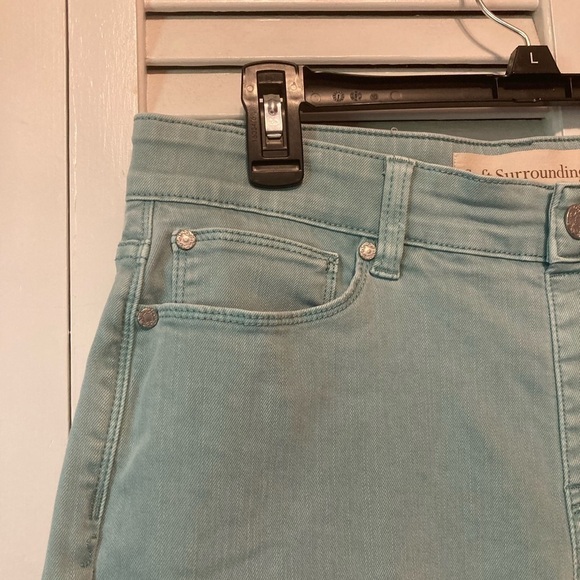 Soft Surroundings Stretch High Rise Bermuda Shorts Blue Denim Size Small - Picture 2 of 8